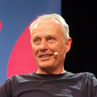 Christian Streich beim Literaturfestival in Köln auf dem Podium.