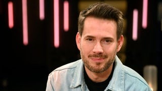 Johannes Strate von Revolverheld 2022 | Revolverheld liefern ARD-Olympia-Song "Einfach machen"