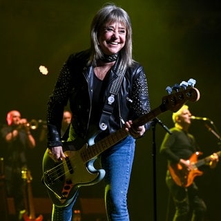 Die amerikanische Rocksängerin Suzi Quatro feiert ihren 75. Geburtstag.