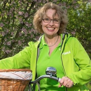 Sabine Gronau mit Fahrrad