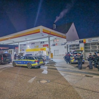 Immer wieder werden Tankstellen überfallen. In diesem Fall wurde die Tankstelle in Kirchardt ausgeraubt. Der Täter konnte flüchten. 
