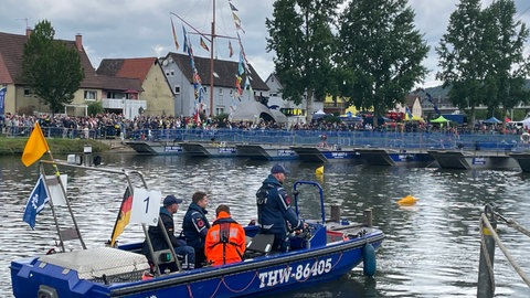 Viele Schaulustige verfolgten die THW-Großübung auf dem Neckar