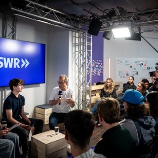 Am ARD-Nachrichtentag war Intendant Kai Gniffke im SWR PopUp Studio zu Gast.