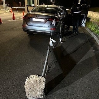 Der Drive-In-Schalter wurde mit diesem Auto demoliert