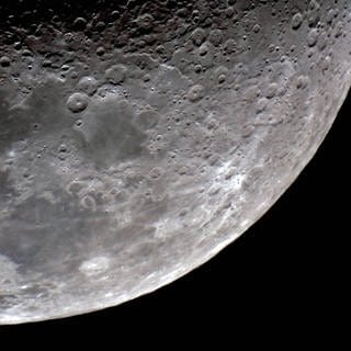 Warum hat der Mond keine Atmosphäre?
